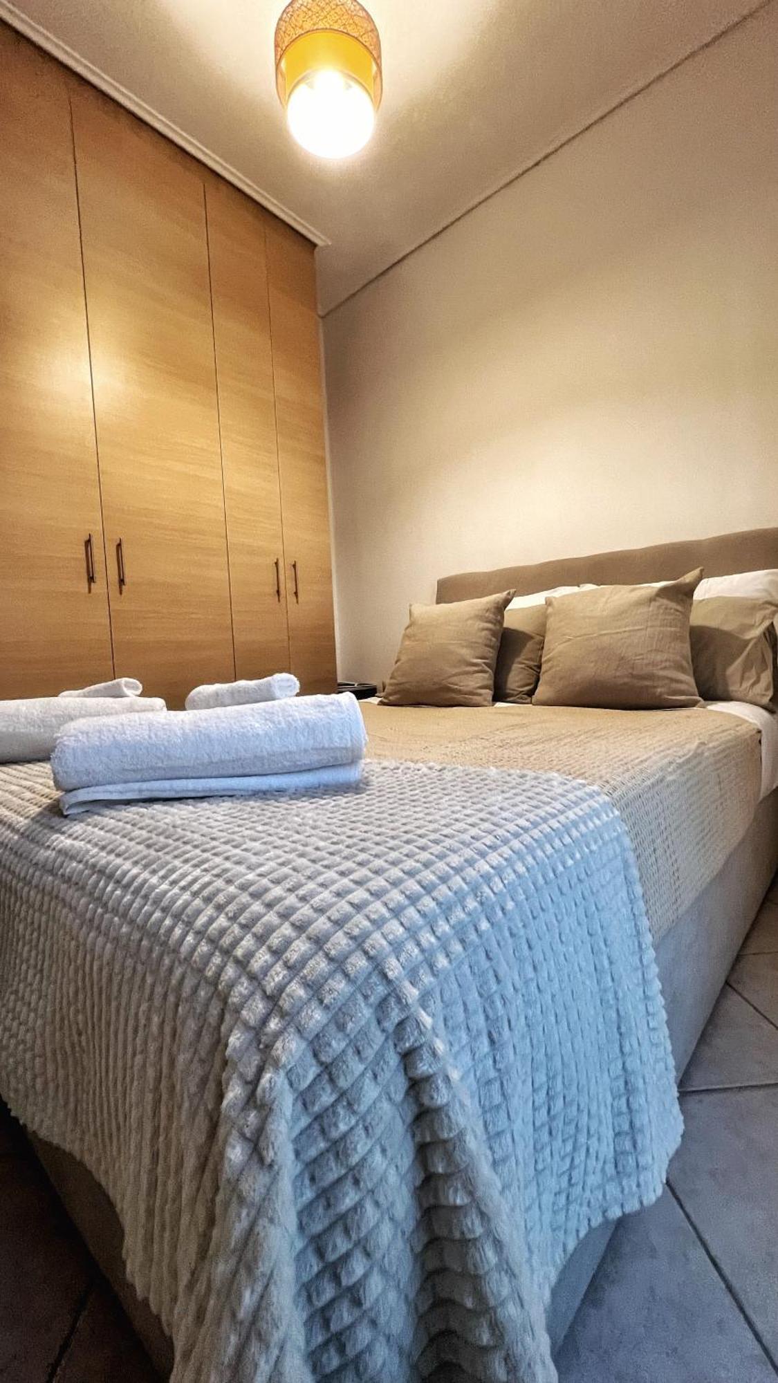 H&H Cozy Retreat Leilighet Pireus Eksteriør bilde