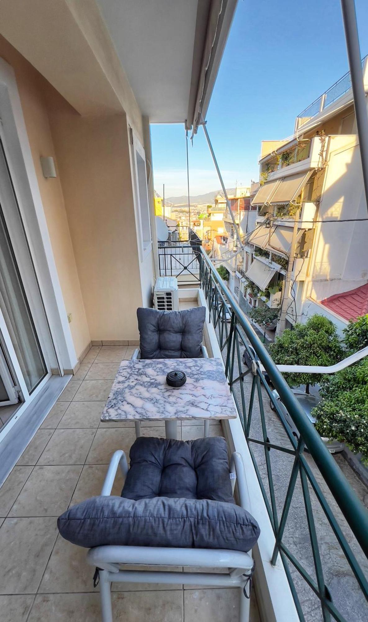 H&H Cozy Retreat Leilighet Pireus Eksteriør bilde